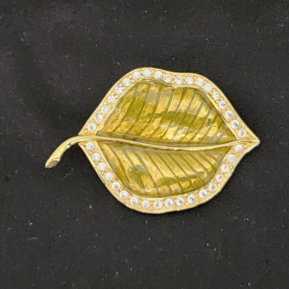 Vintage E.Pearl green enamel Leaf Brooch with rhinestones